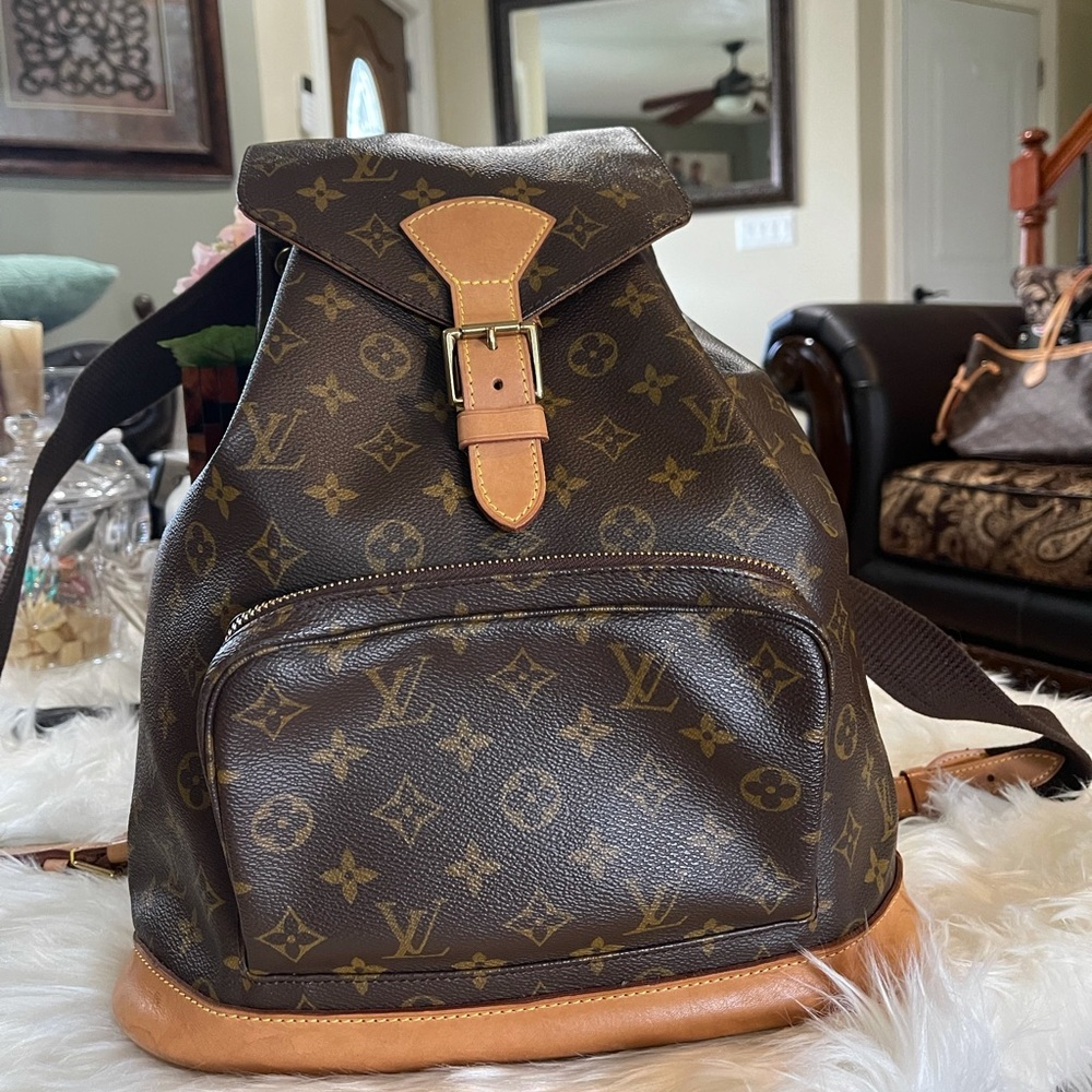LOUIS VUITTON
Monogram Montsouris GM Backpack